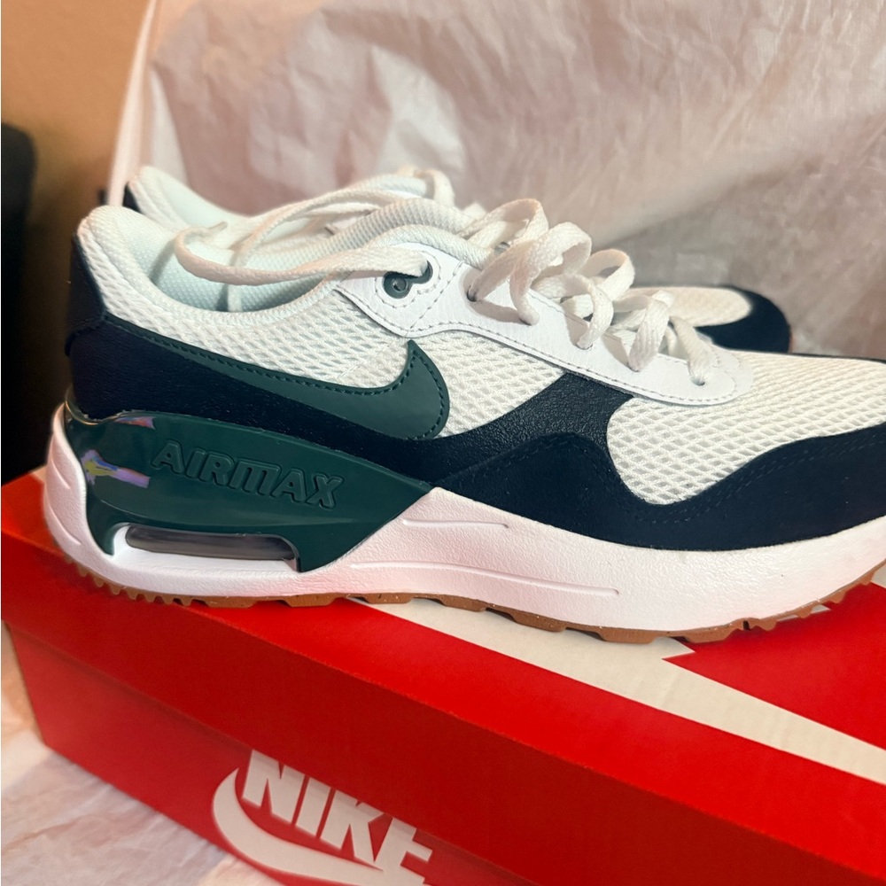 Nike Air Max SYSTM White Vintage Green Black 7Y 8.5W brand new in box